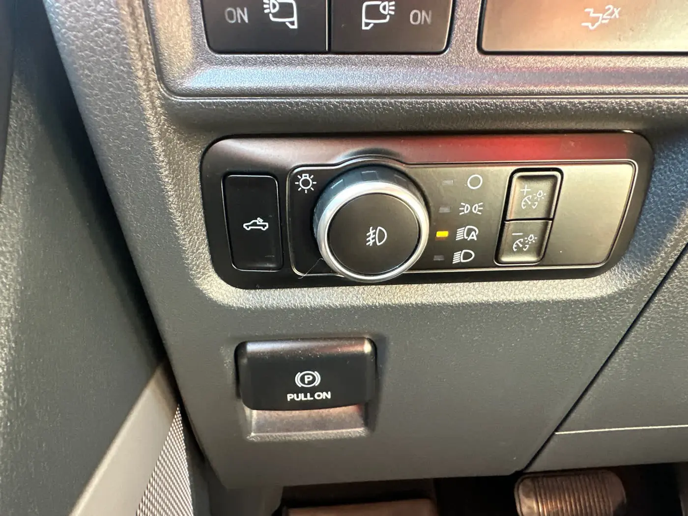 2023 Ford F-150 - $37,990