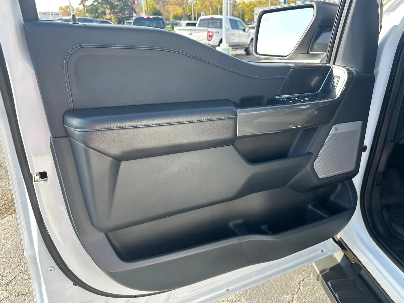 2023 Ford F-150 - $37,990