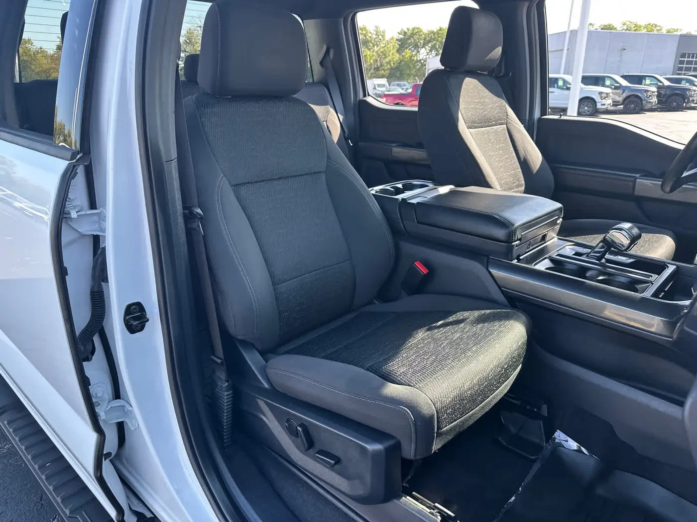 2023 Ford F-150 - $37,990