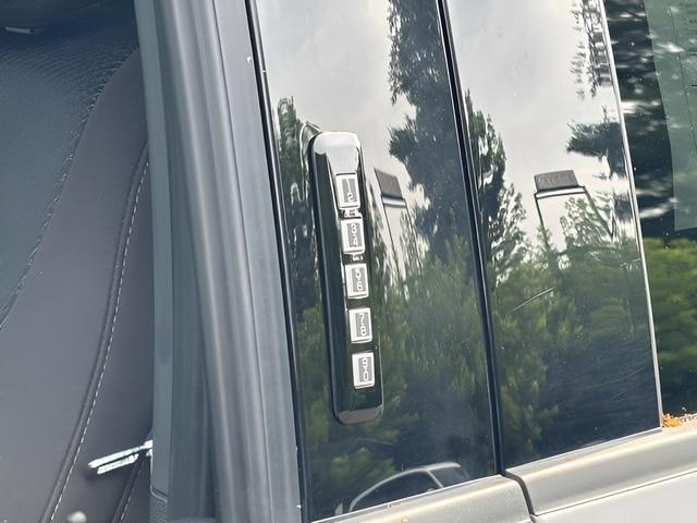 2023 Ford F-150 - $42,995