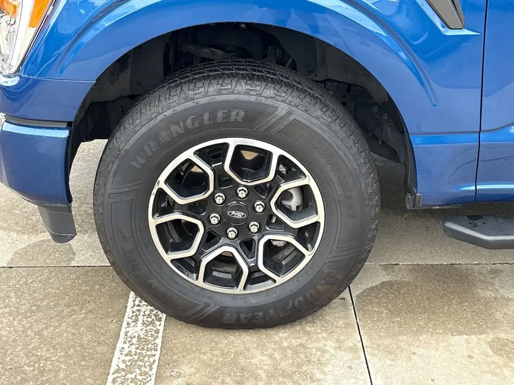 2023 Ford F-150 - $37,200
