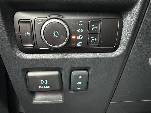 2023 Ford F-150 - $42,900