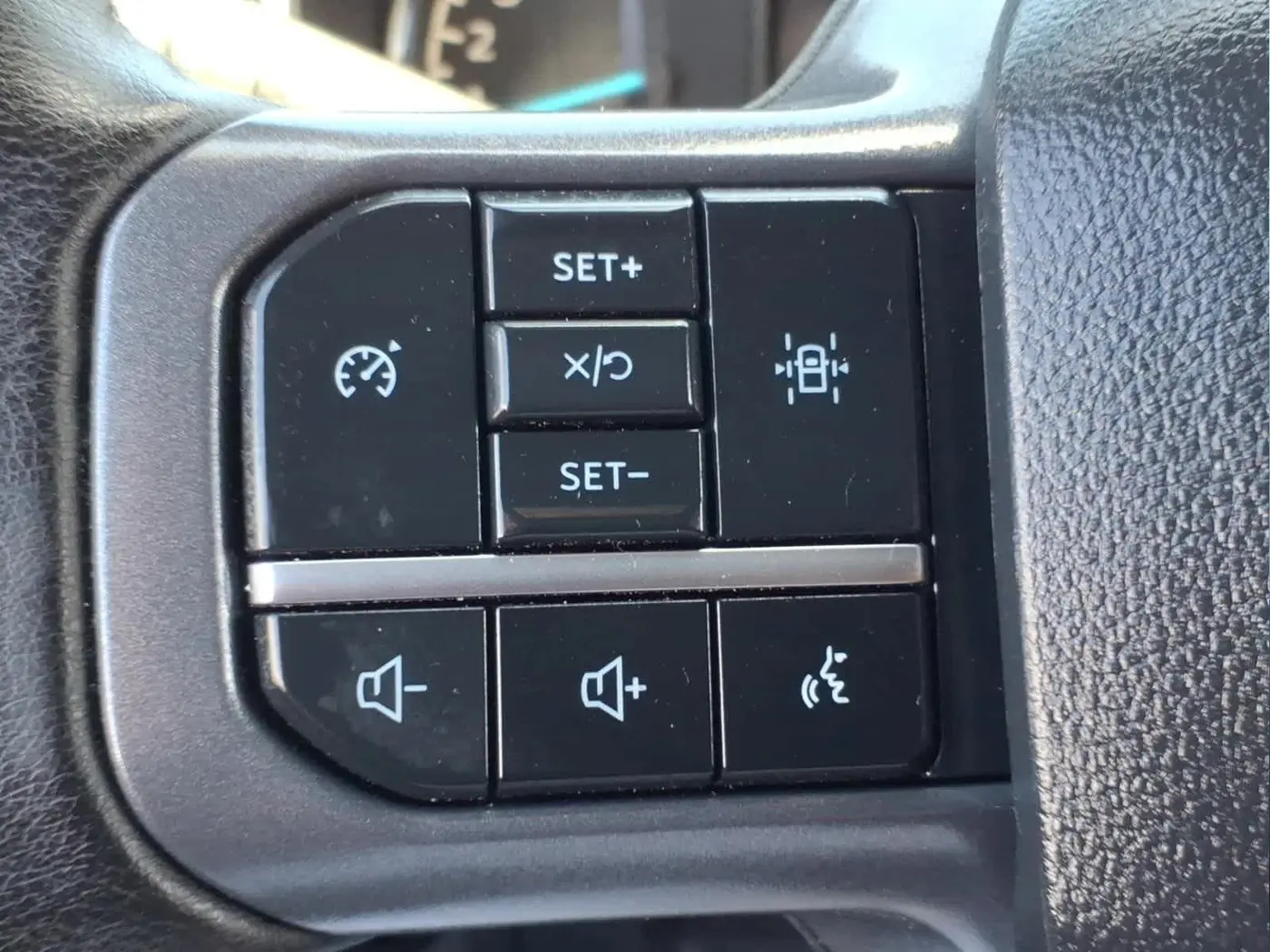 2023 Ford F-150 - $41,800