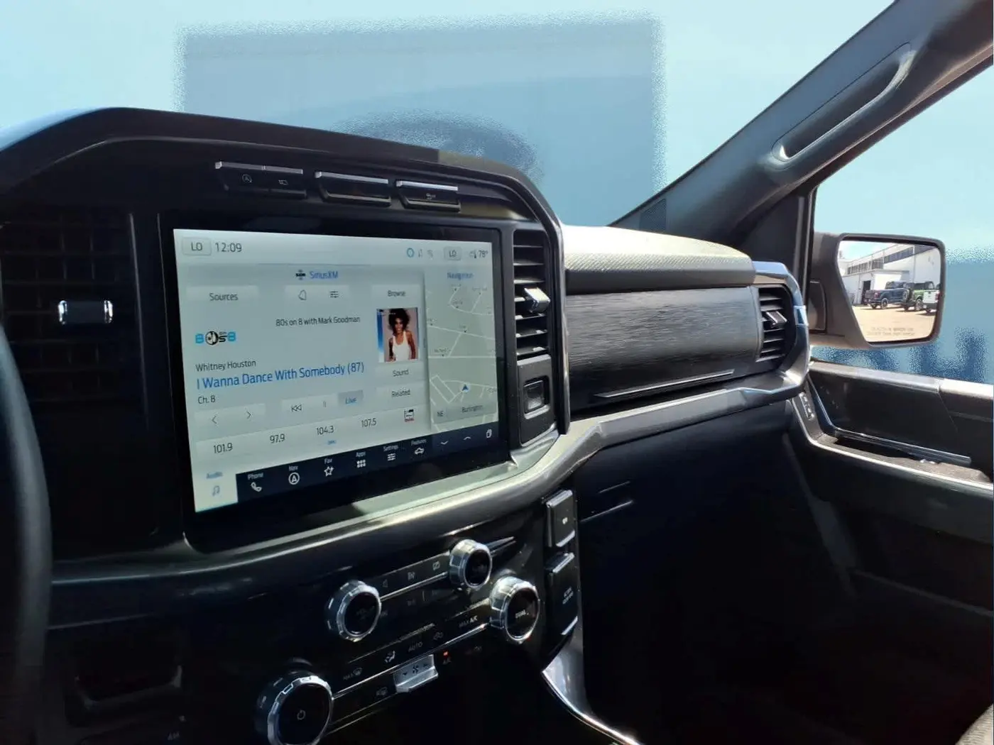 2023 Ford F-150 - $41,800