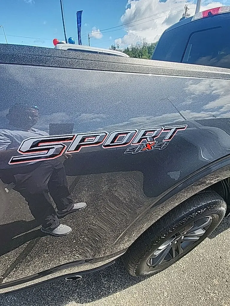 2023 Ford F-150 - $43,995