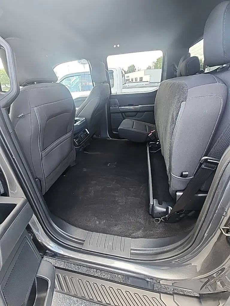 2023 Ford F-150 - $43,995