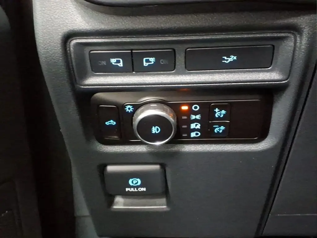 2023 Ford F-150 - $39,995