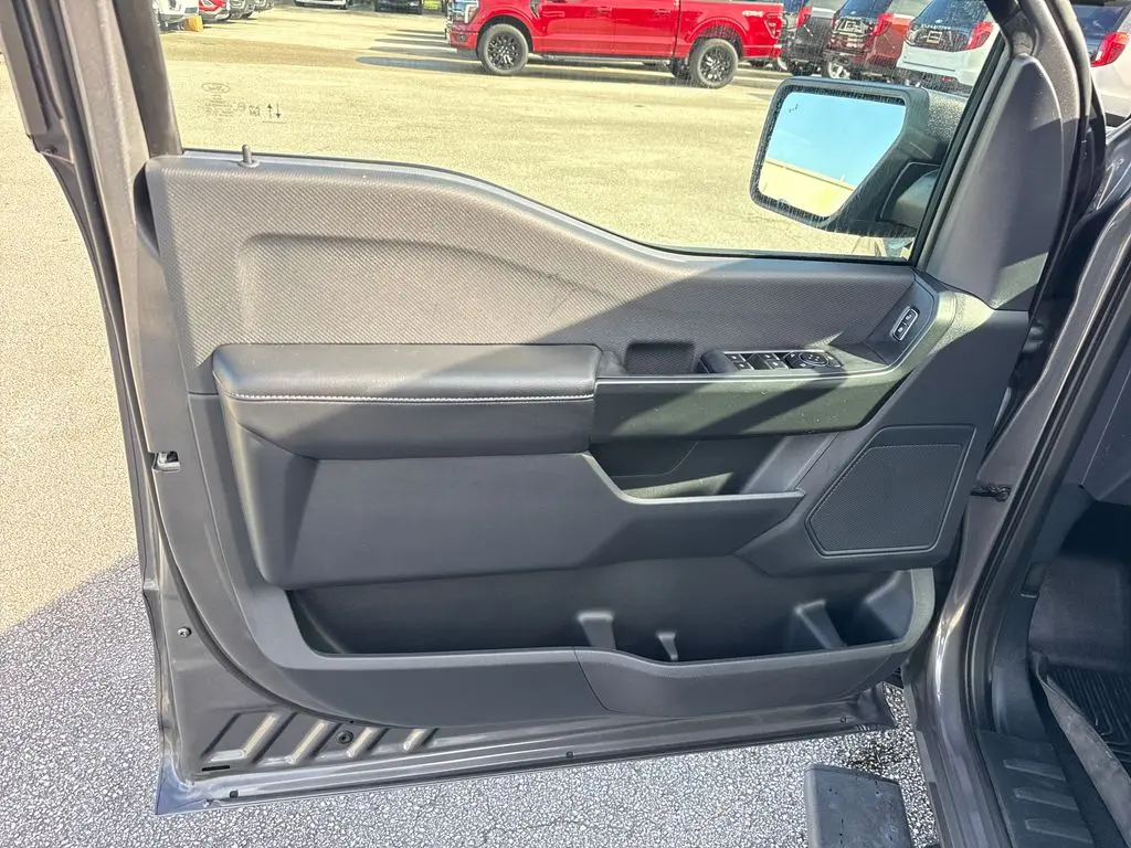2024 Ford F-150 - $32,900