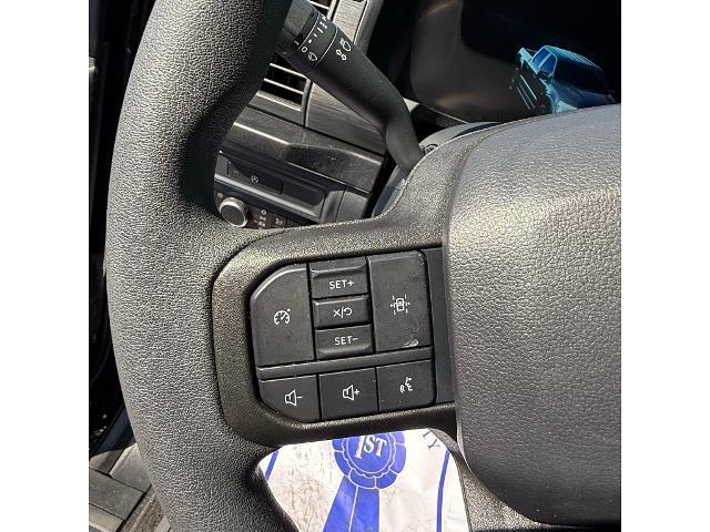 2025 Ford F-150 - $42,800