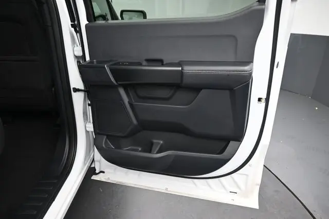 2025 Ford F-150 - $41,999