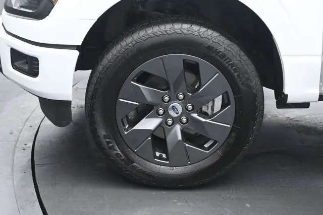 2025 Ford F-150 - $41,999
