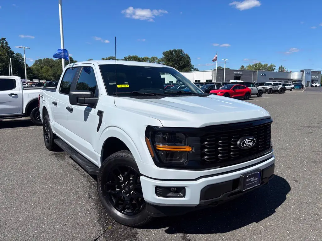 2025 Ford F-150 - $38,995