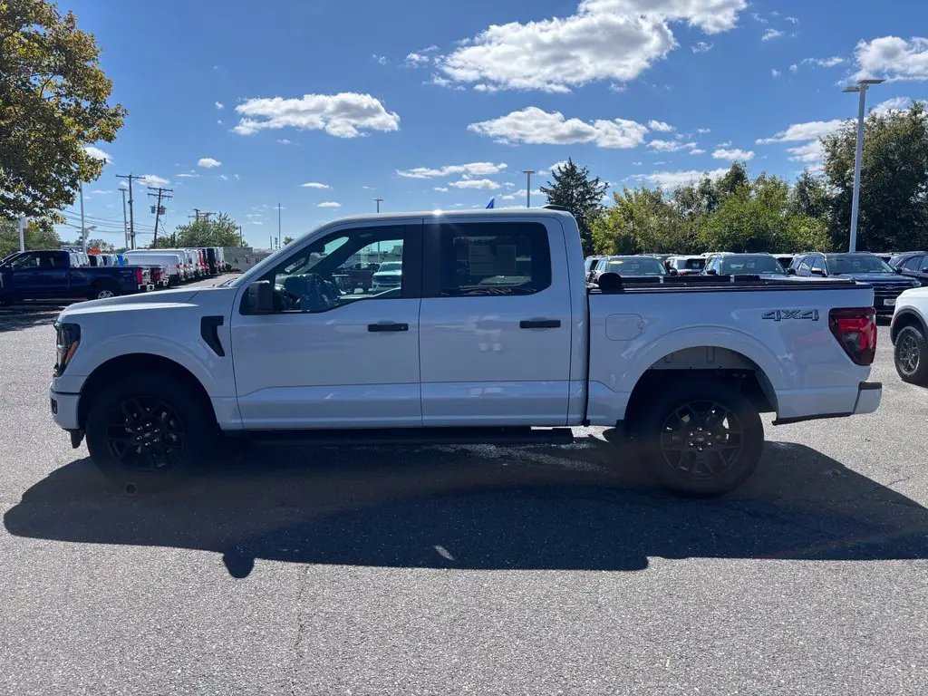 2025 Ford F-150 - $38,995