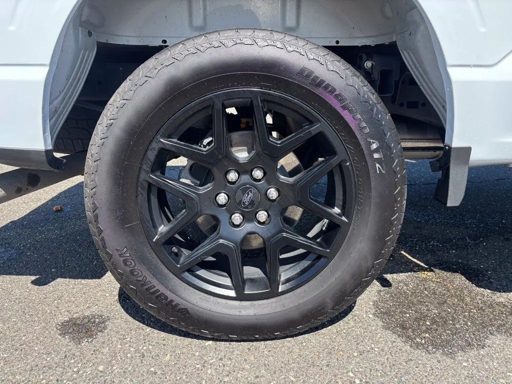 2025 Ford F-150 - $38,995