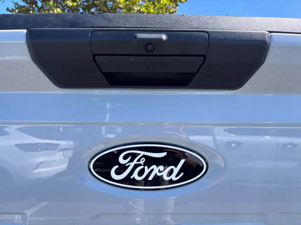 2025 Ford F-150 - $38,995