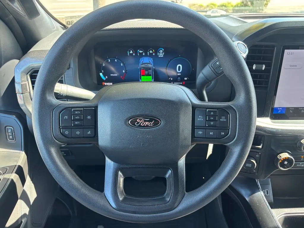 2025 Ford F-150 - $38,995