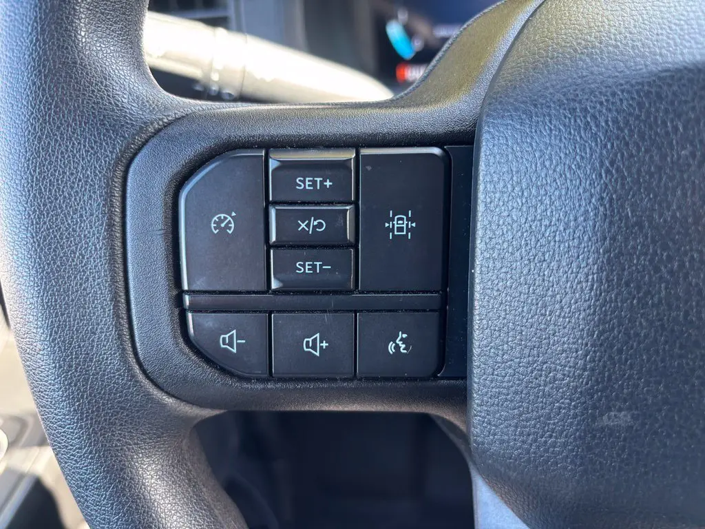 2025 Ford F-150 - $38,995