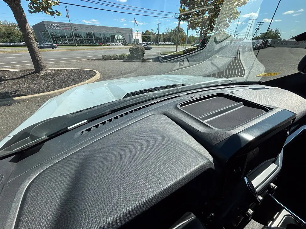 2025 Ford F-150 - $38,995