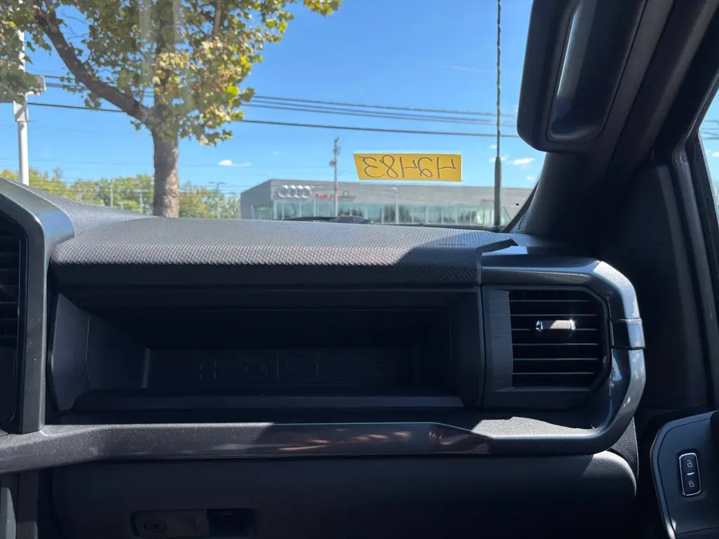 2025 Ford F-150 - $38,995