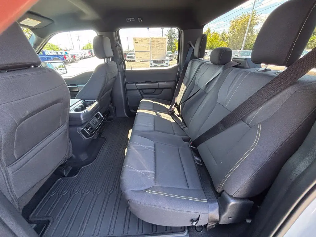 2025 Ford F-150 - $38,995