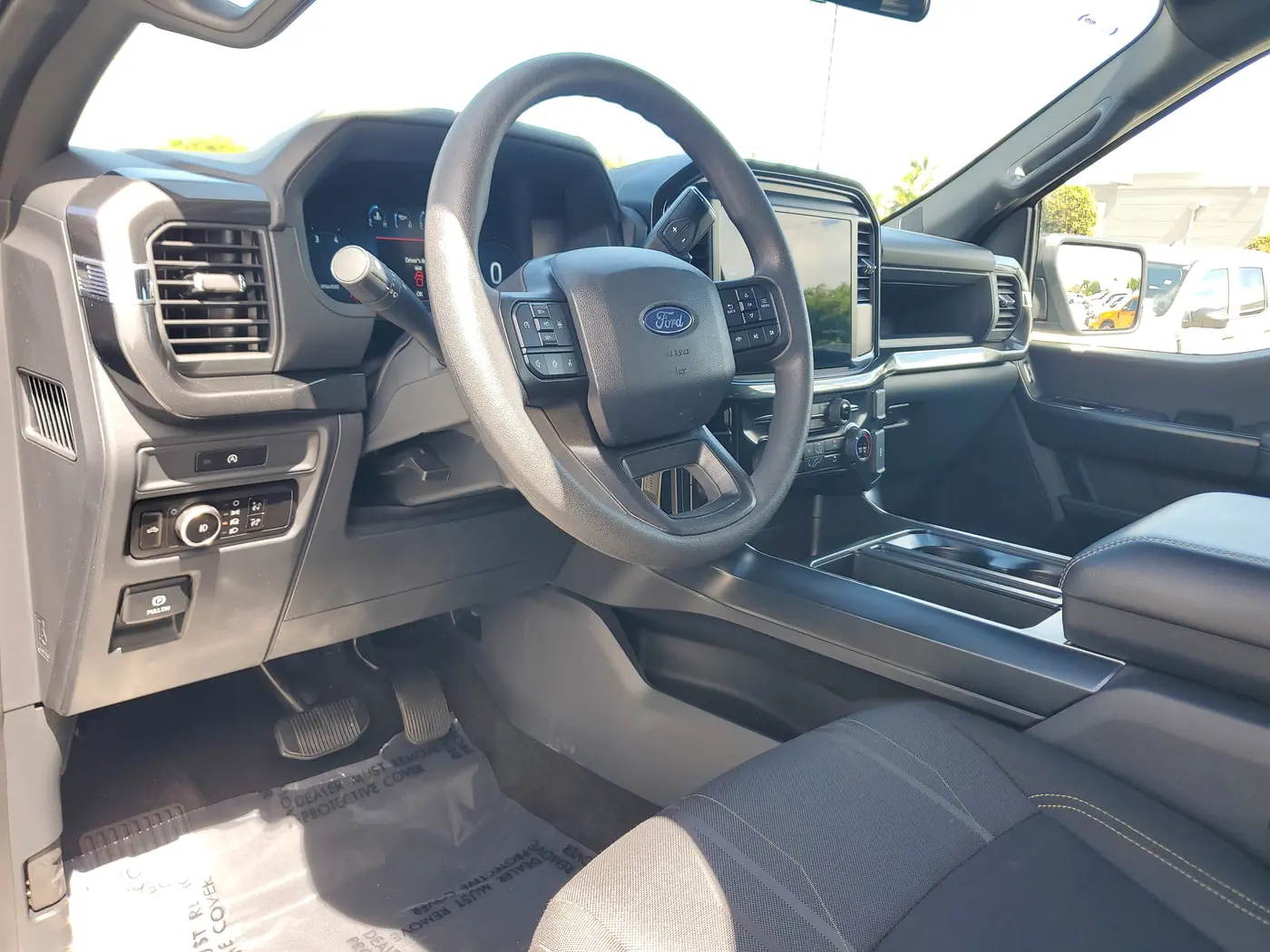 2025 Ford F-150 - $39,990