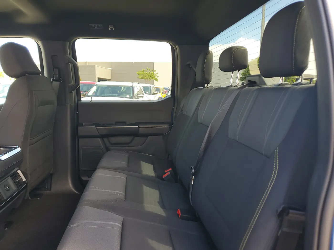 2025 Ford F-150 - $39,990