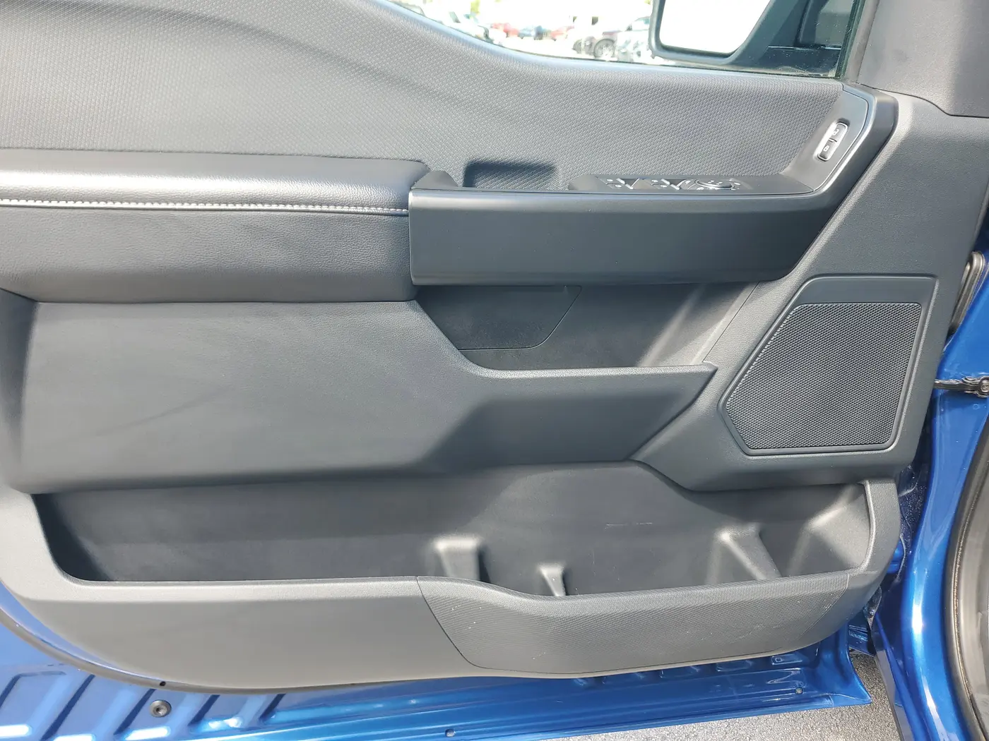 2025 Ford F-150 - $39,990