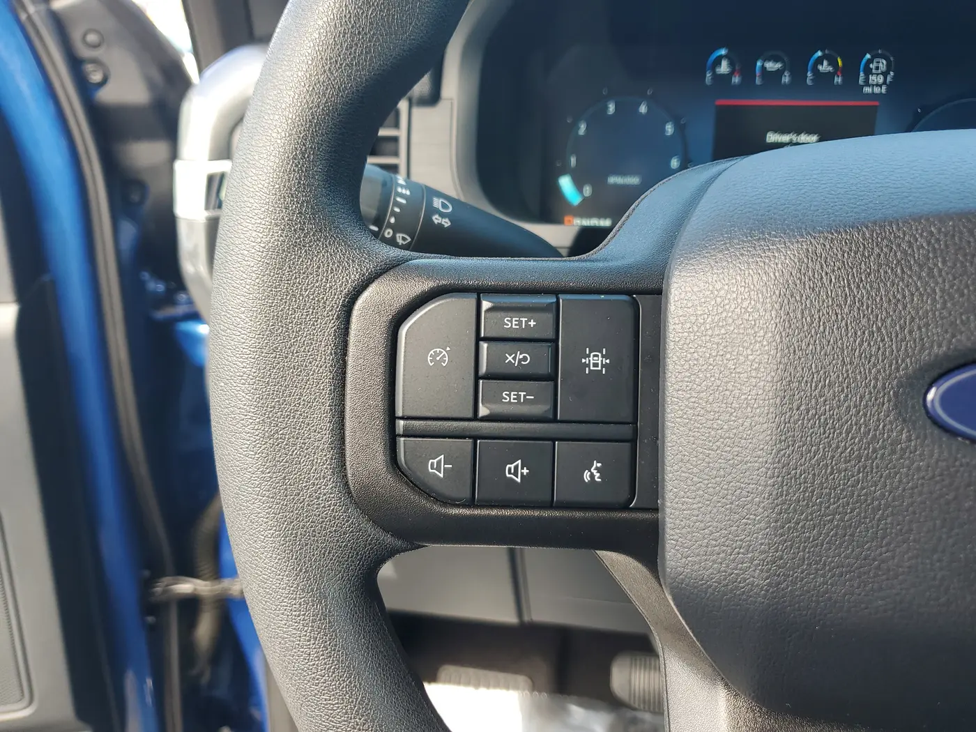 2025 Ford F-150 - $39,990
