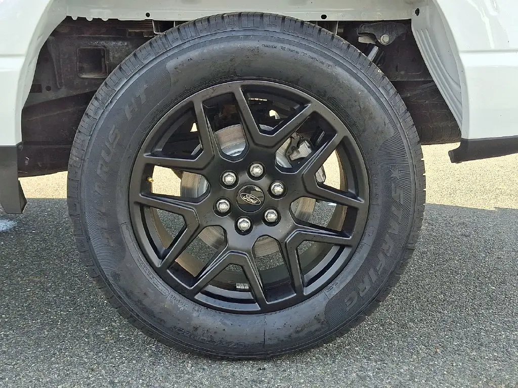 2025 Ford F-150 - $38,200