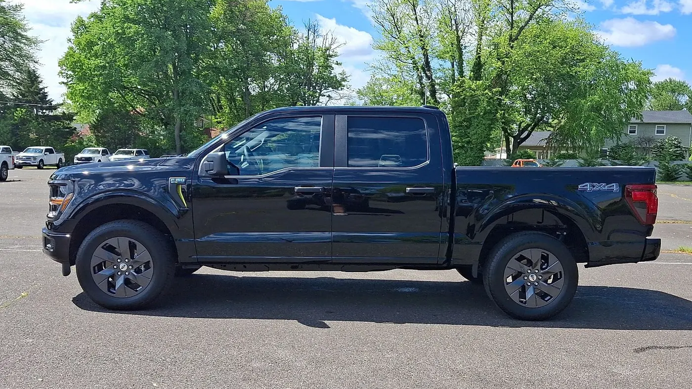 2025 Ford F-150 STX
