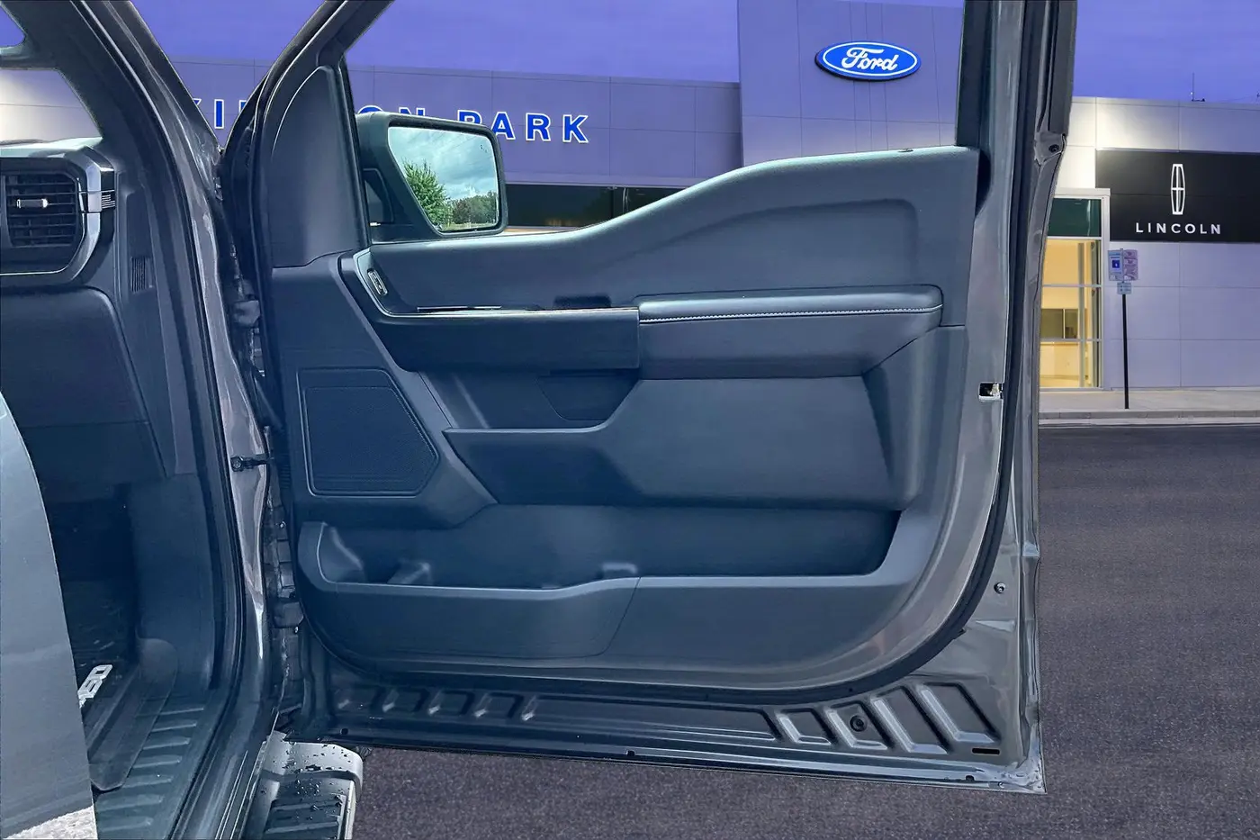 2025 Ford F-150 - $42,800
