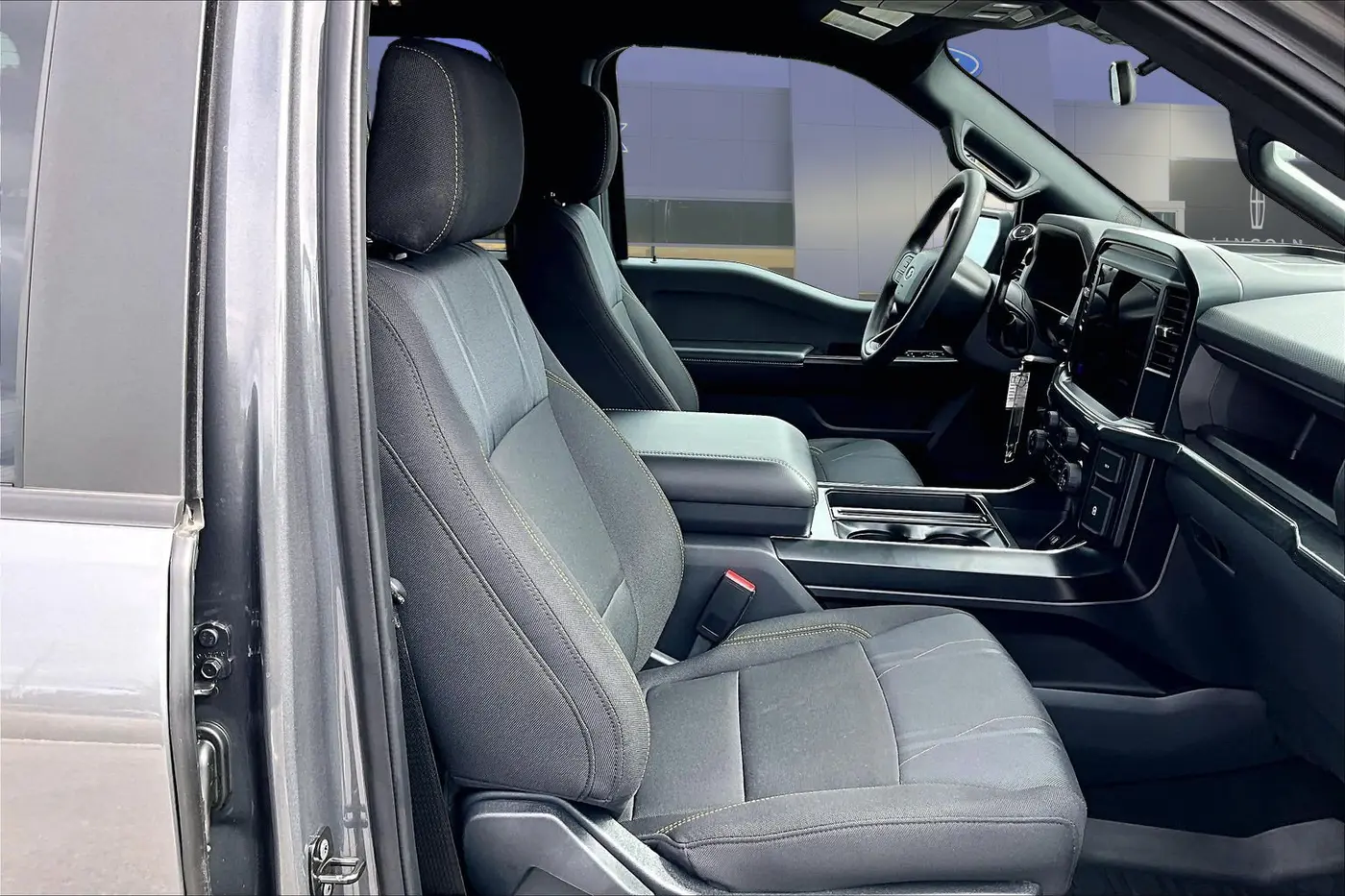 2025 Ford F-150 - $42,800