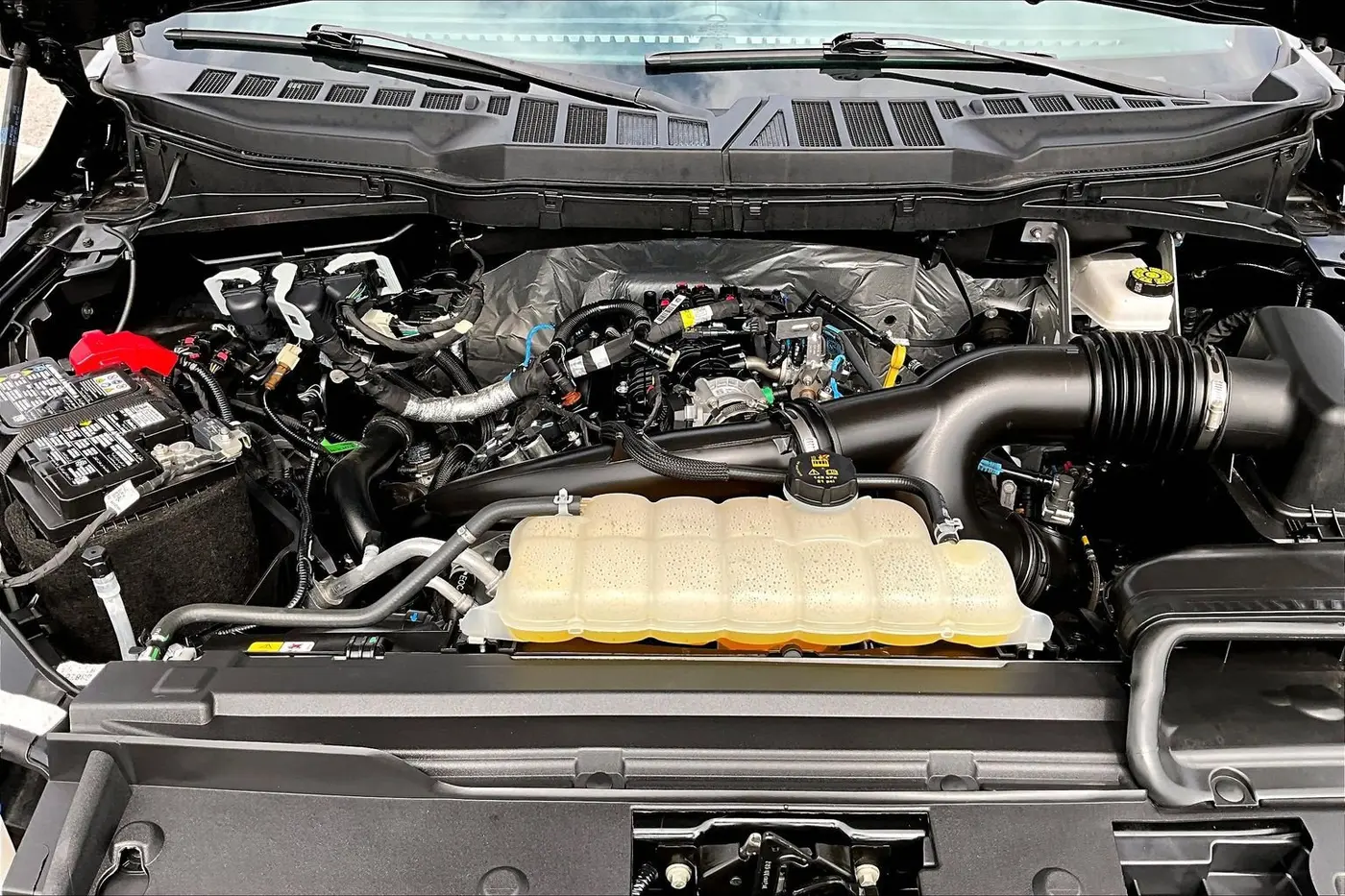 2025 Ford F-150 - $42,800