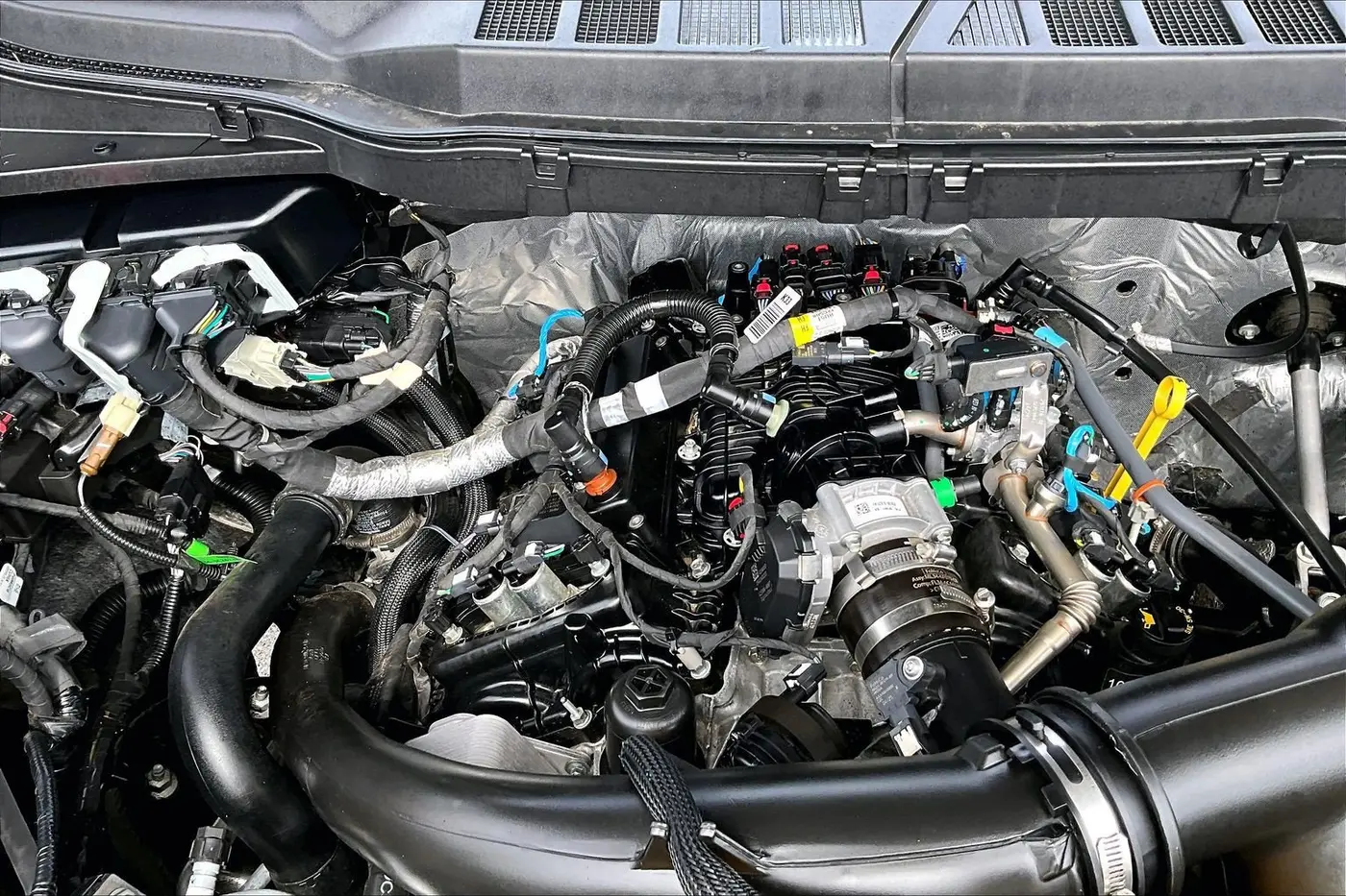 2025 Ford F-150 - $42,800