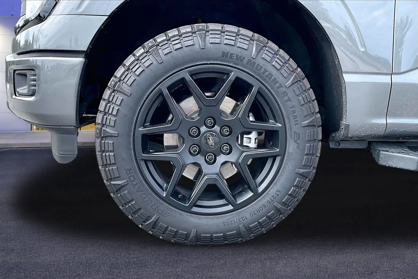 2025 Ford F-150 - $42,800
