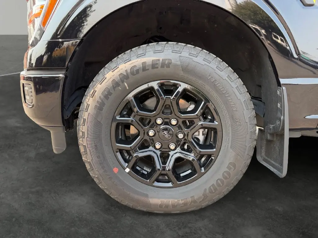 2025 Ford F-150 - $42,692