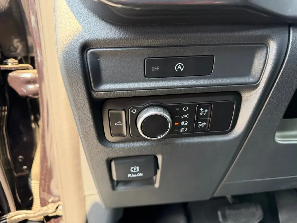 2025 Ford F-150 - $42,692