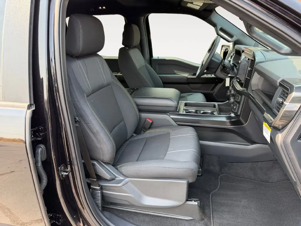 2025 Ford F-150 - $42,692