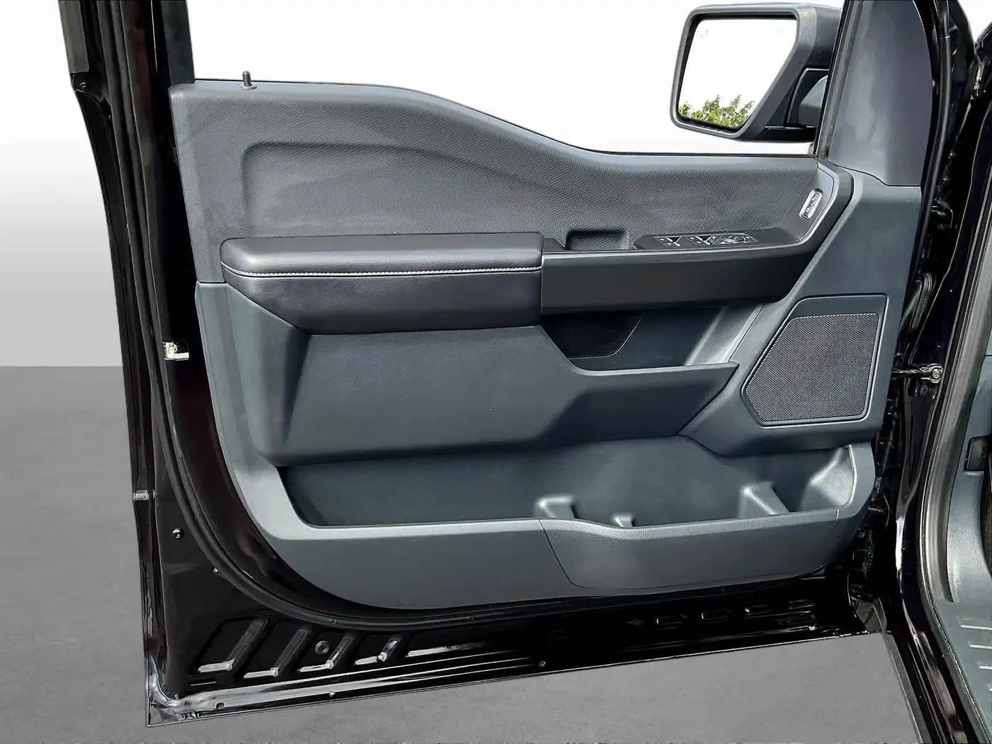2025 Ford F-150 - $40,493
