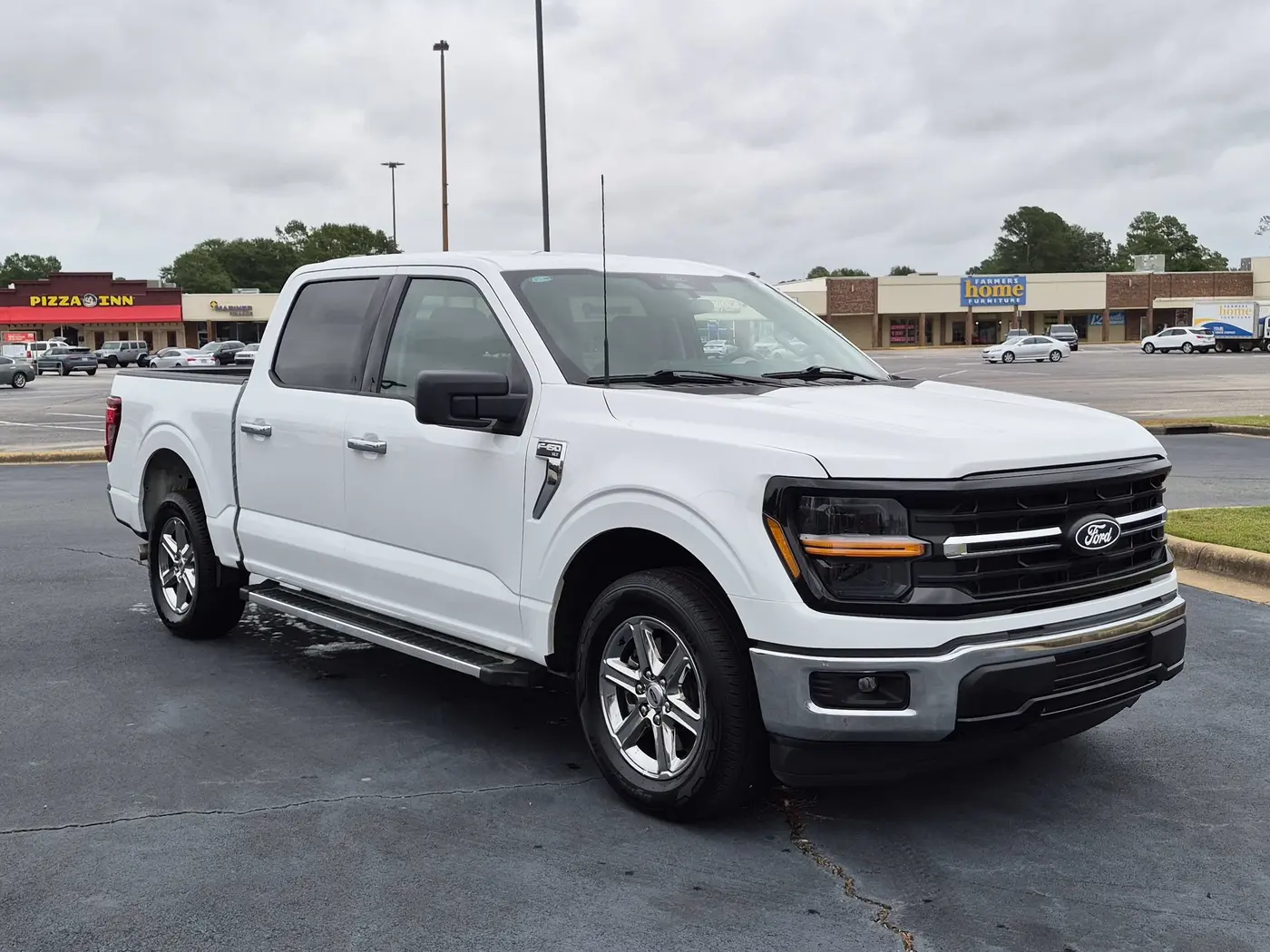 2025 Ford F-150 - $38,000