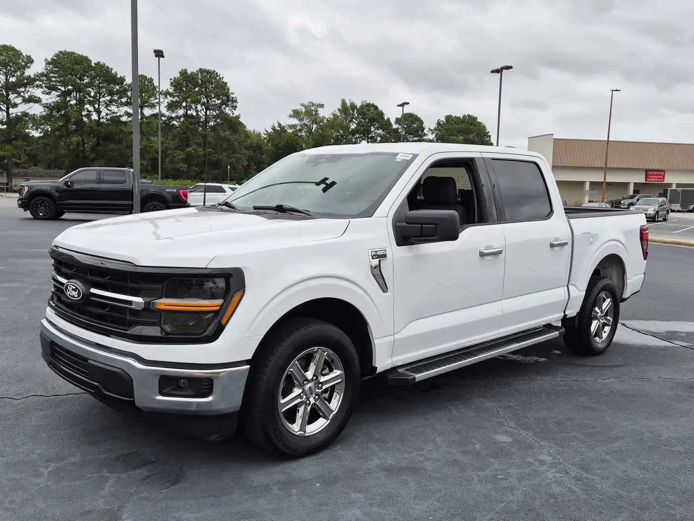 2025 Ford F-150 - $38,000