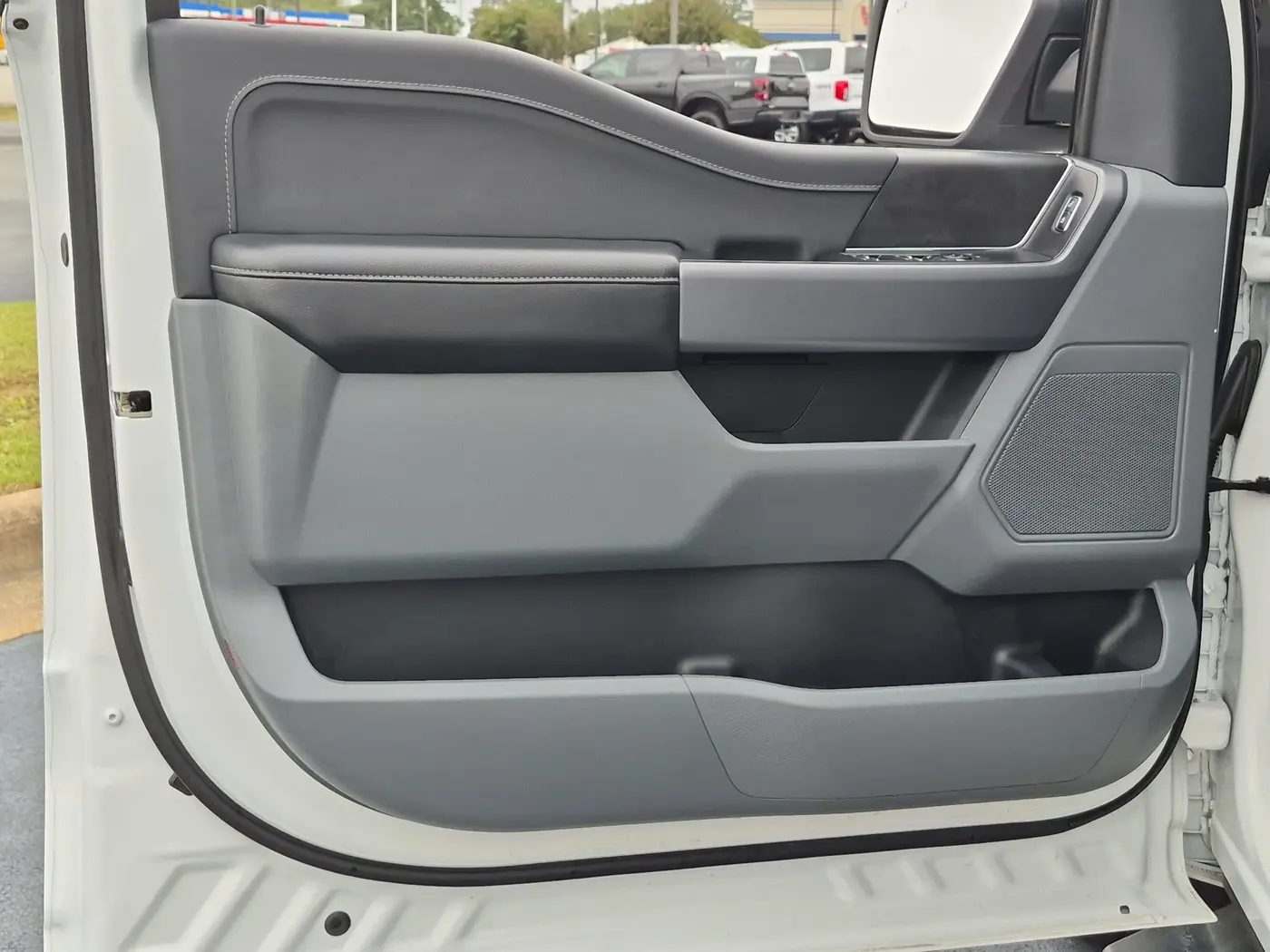 2025 Ford F-150 - $38,000