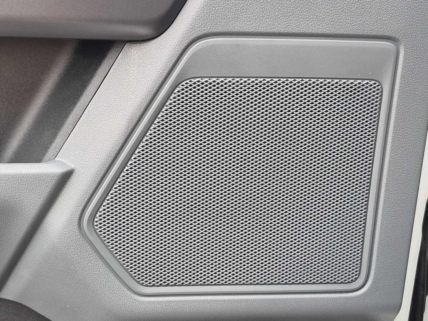 2025 Ford F-150 - $38,000
