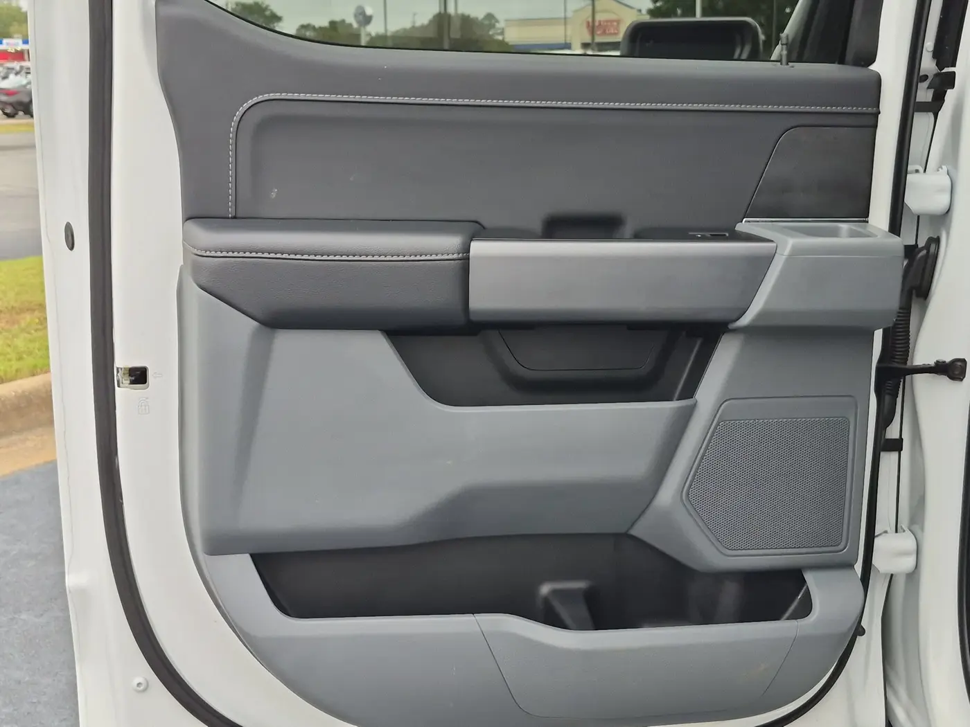 2025 Ford F-150 - $38,000