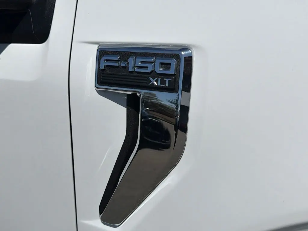 2025 Ford F-150 - $32,988