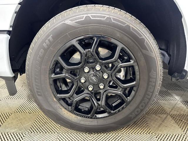 2025 Ford F-150 - $40,900