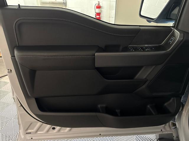 2025 Ford F-150 - $40,900
