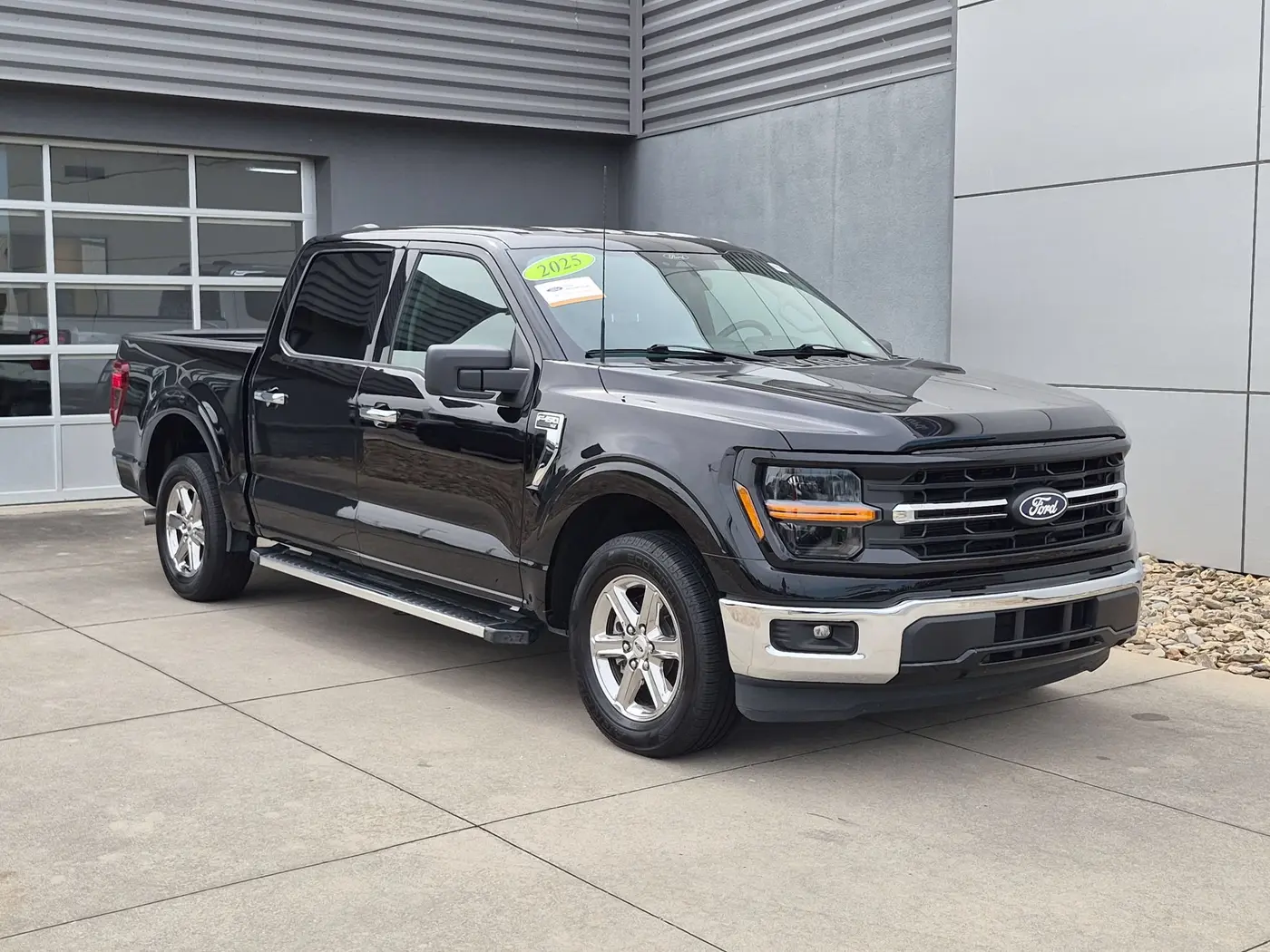 2025 Ford F-150 - $37,987