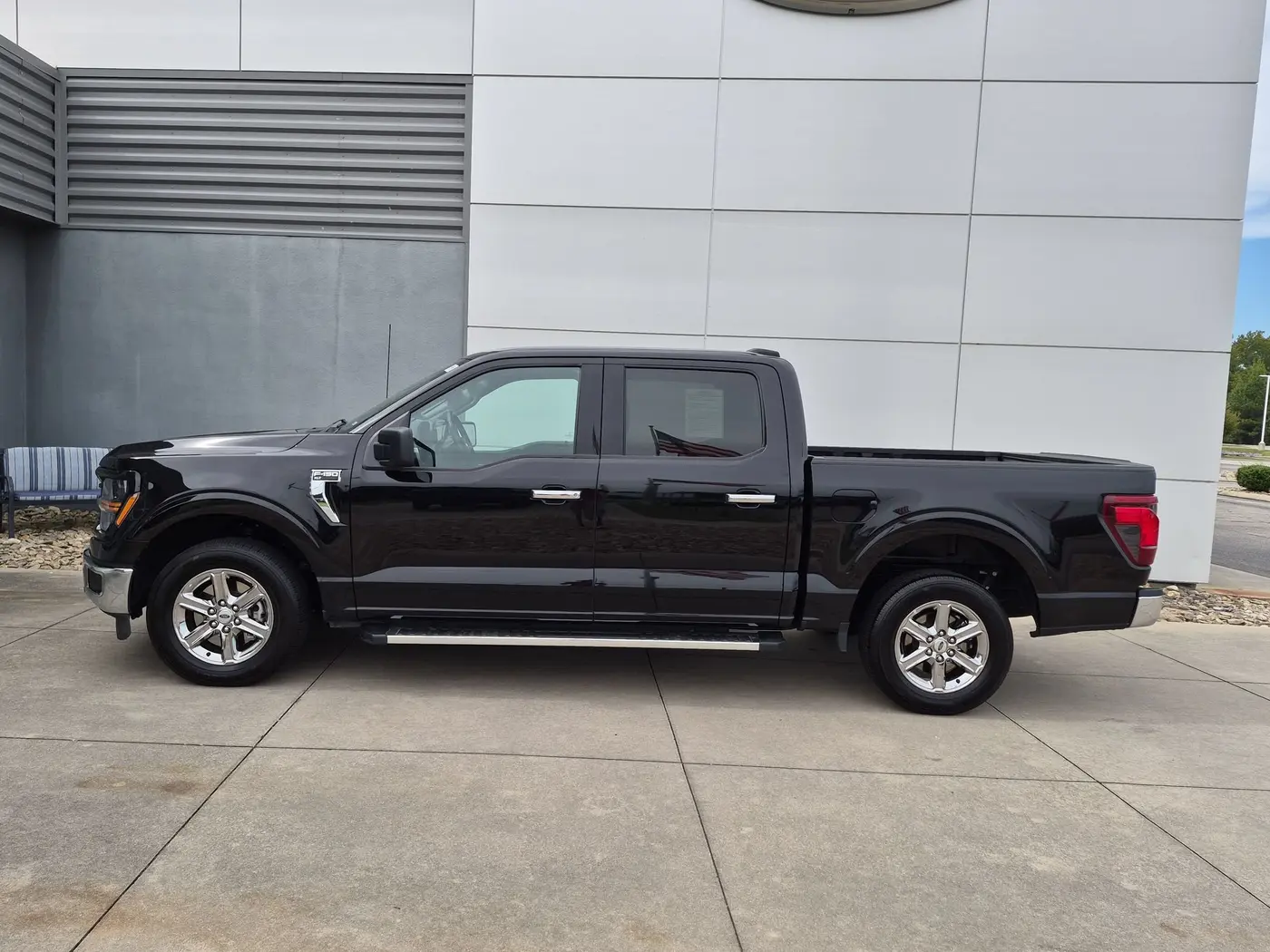 2025 Ford F-150 - $37,987
