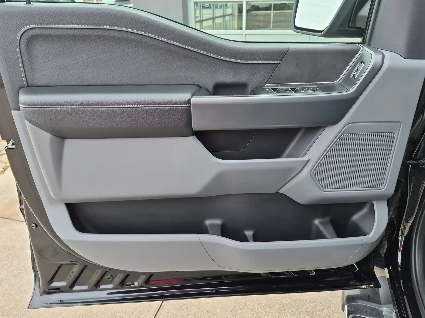 2025 Ford F-150 - $37,987